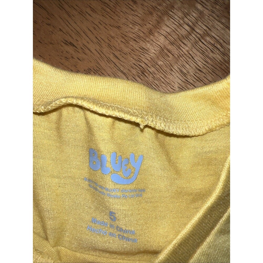 Bluey School Spirit Youth Boy's T-Shirt Yellow Size 5 EUC - Picture 2 of 6